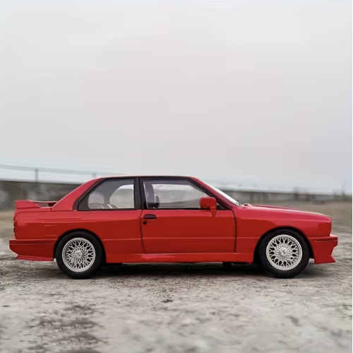 Modelīši BMW M3 E30 1:24 ar gaismu un skaņu uz akumulatoriem Mēlns