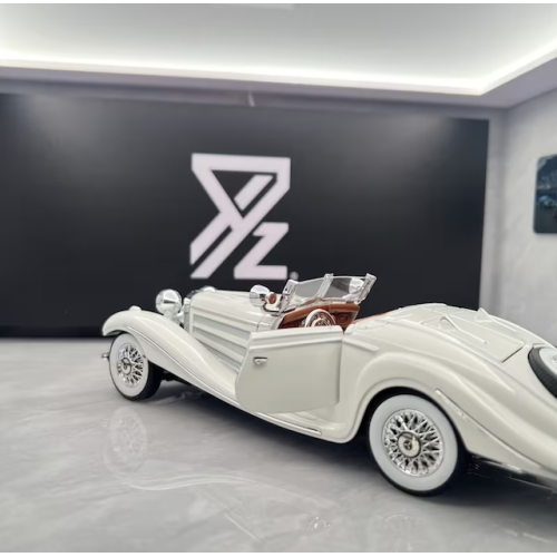 Modelīši Grand Tourer 1:24 ar gaismu un skaņu uz akumulatoriem White