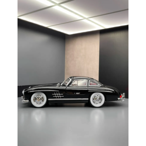 Машинка инерционная металлическая Mercedes-Benz 300 SL Black 1:24 со светом и звуком на батарейках Черный Машинка инерционная металлическая Mercedes-Benz 300 SL Black 1:24 со светом и звуком на батарейках Черный
