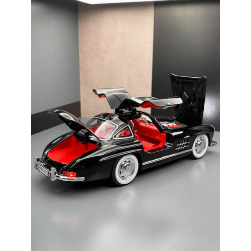 Машинка инерционная металлическая Mercedes-Benz 300 SL Black 1:24 со светом и звуком на батарейках Черный Машинка инерционная металлическая Mercedes-Benz 300 SL Black 1:24 со светом и звуком на батарейках Черный